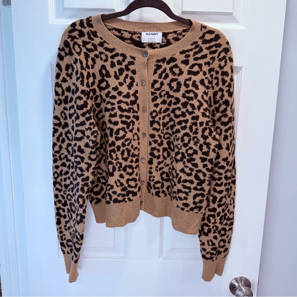 Old Navy Chettah Comfy Cardigan Sweater NWOT